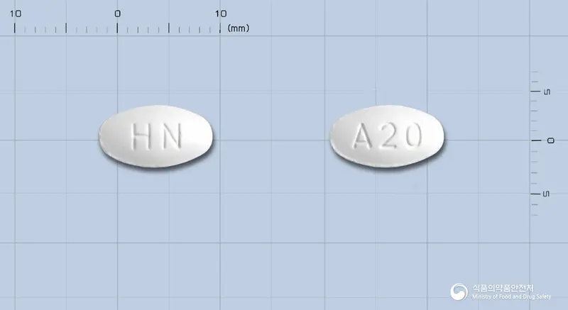 아리토정20밀리그램(아토르바스타틴칼슘수화물) 앞뒤 사진 (흰색 타원형, 각인 HN / A20)