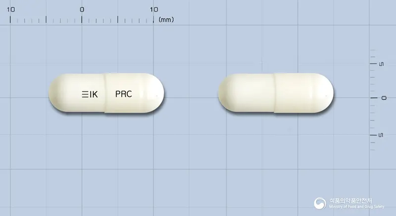 시리카캡슐150mg(프레가발린) 앞뒤 사진 (흰색 캡슐, 각인 PRC)