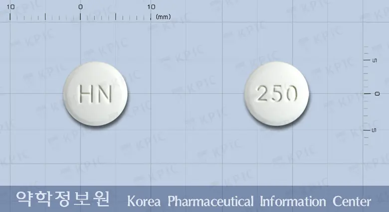 클로팜정250밀리그램(팜시클로비르) 앞뒤 사진 (흰색 원형, 각인 HN / 250)