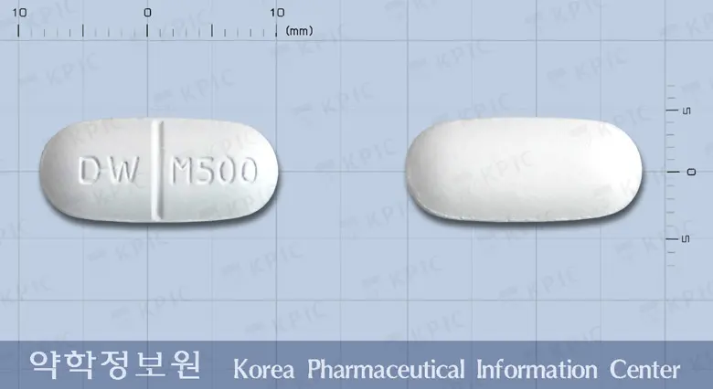 글리필멕스정 앞뒤 사진 (흰색 장방형, 각인 D-W M500)