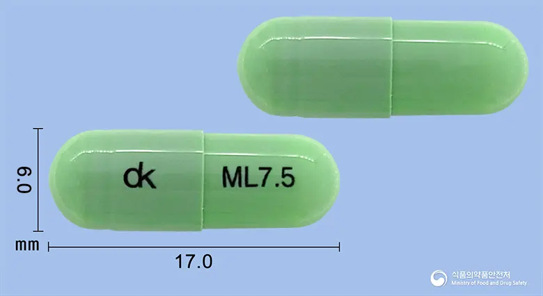 멜시빅캡슐7.5밀리그램(멜록시캄) 앞뒤 사진 (연두색 캡슐, 각인 ML7.5)