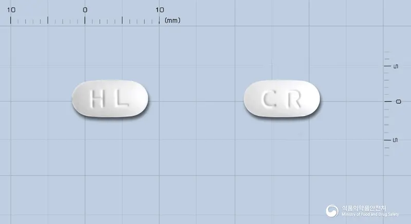 베오페낙CR정(아세클로페낙) 앞뒤 사진 (흰색 타원형, 각인 HL / CR)