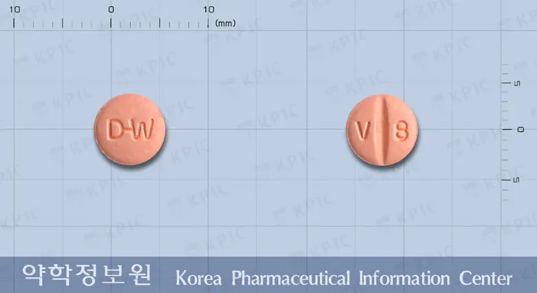 브이자탄정80밀리그램(발사르탄) 앞뒤 사진 (분홍색 원형, 각인 D-W / V 8)