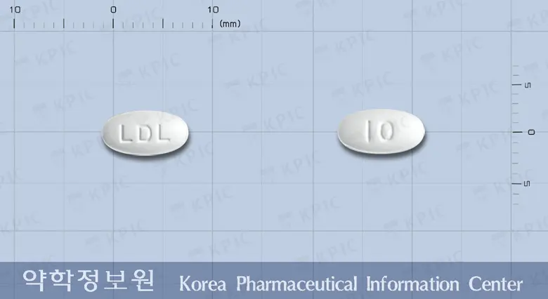 엘디로정10밀리그램(아토르바스타틴칼슘삼수화물) 앞뒤 사진 (흰색 타원형, 각인 LDL / 10)