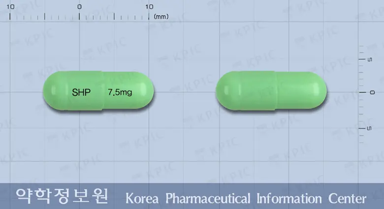 트록시캄캡슐7.5밀리그램(멜록시캄) 앞뒤 사진 (연두색 캡슐, 각인 SHP 7.5mg)