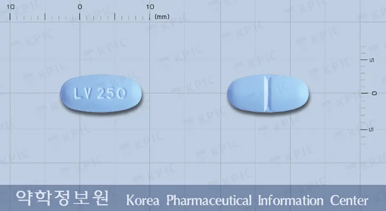 레비라정250밀리그램(레비티라세탐) 앞뒤 사진 (파란색 타원형, 각인 LV 250)