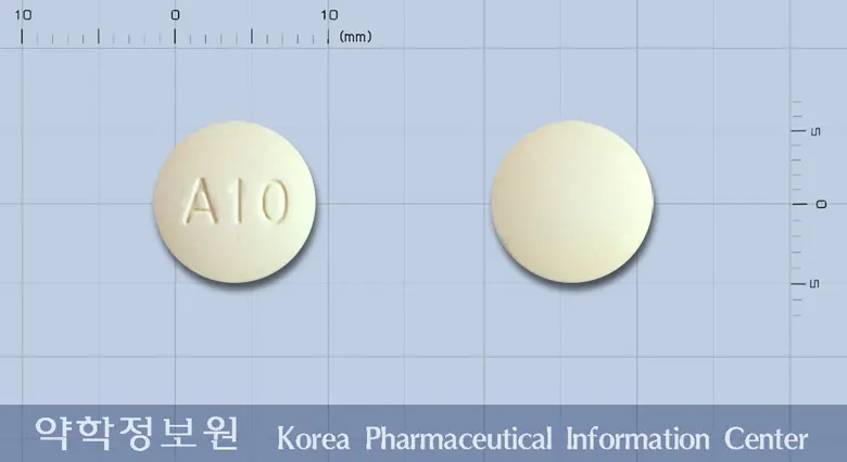 노바스크구강붕해정10밀리그램(암로디핀베실산염) 앞뒤 사진 (노란색 원형, 각인 A10)