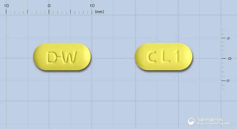 클리어마이신정250mg(클래리트로마이신) 앞뒤 사진 (연두색 장방형, 각인 D-W / CL1)