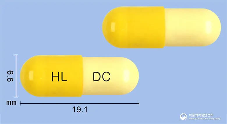 데사린캡슐(디아세레인) 앞뒤 사진 (노란색 캡슐, 각인 HL DC)