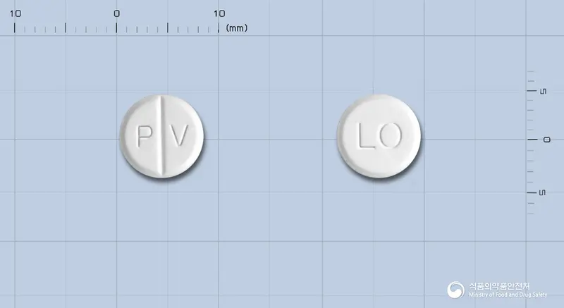 록소브이정60밀리그램(록소프로펜나트륨수화물) 앞뒤 사진 (흰색 원형, 각인 P V / LO)