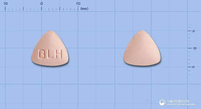 바라클정1밀리그램(엔테카비르) 앞뒤 사진 (분홍색 삼각형, 각인 BLH)