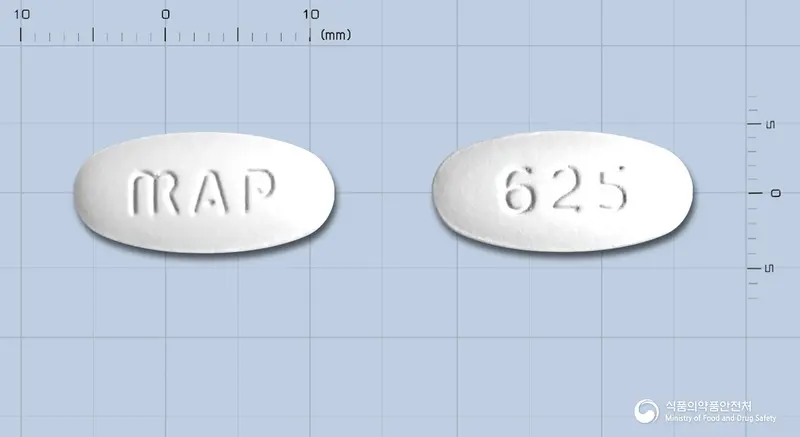 마르틴정625밀리그램(아목시실린수화물·묽은클라불란산칼륨(4:1)) 앞뒤 사진 (흰색 타원형, 각인 AP / 625)