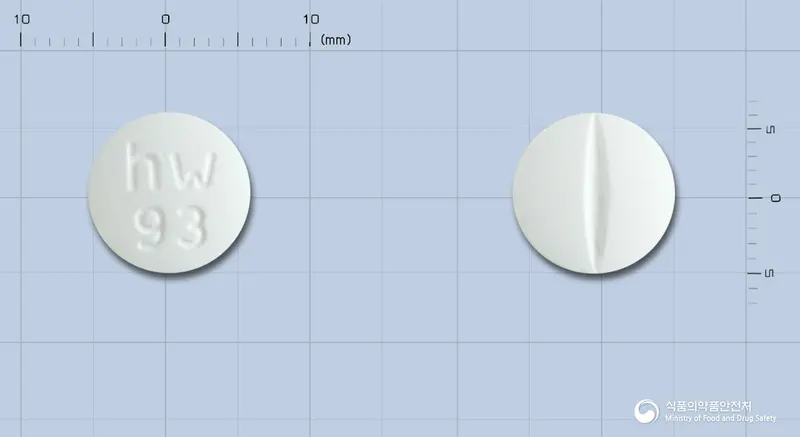 프로페논정300mg(프로파페논염산염) 앞뒤 사진 (흰색 원형, 각인 hw93)