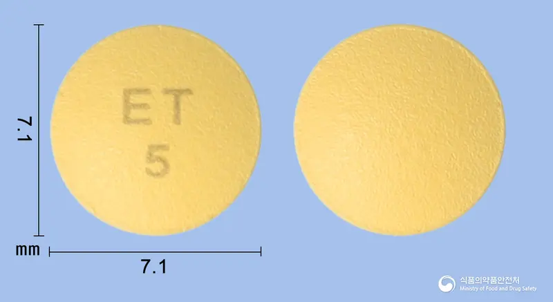 이텍스로수바스타틴칼슘정5mg 앞뒤 사진 (노란색 원형, 각인 ET5)