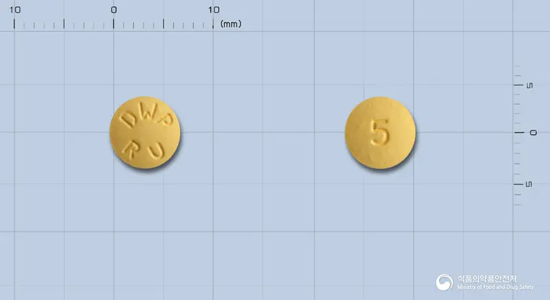 크로우정5mg(로수바스타틴칼슘) 앞뒤 사진 (주황색 원형, 각인 DWPRU / 5)