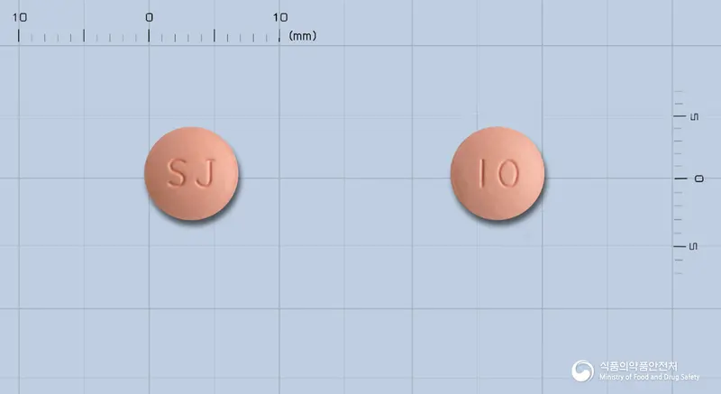 뉴스타틴알정10밀리그램(로수바스타틴칼슘) 앞뒤 사진 (분홍색 원형, 각인 SJ / 10)