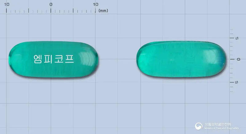 엠피코프연질캡슐 앞뒤 사진 (청록색·투명 캡슐, 각인 엠피코프)