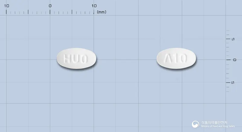 암로듀엣정5/10mg 앞뒤 사진 (흰색 타원형, 각인 HUO / Λ10)