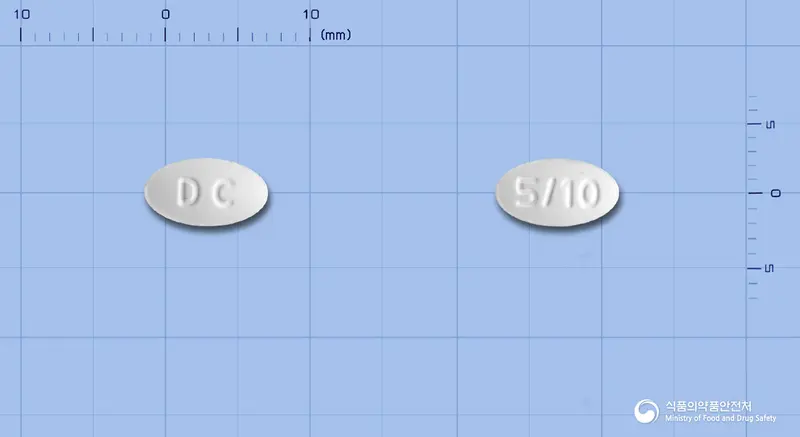 카듀스틴정5mg/10mg 앞뒤 사진 (흰색 타원형, 각인 D C / 5/10)