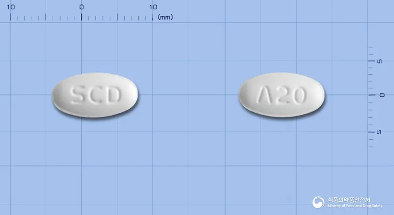 아토로우정20mg(아토르바스타틴칼슘삼수화물) 앞뒤 사진 (흰색 타원형, 각인 SCD / Λ20)