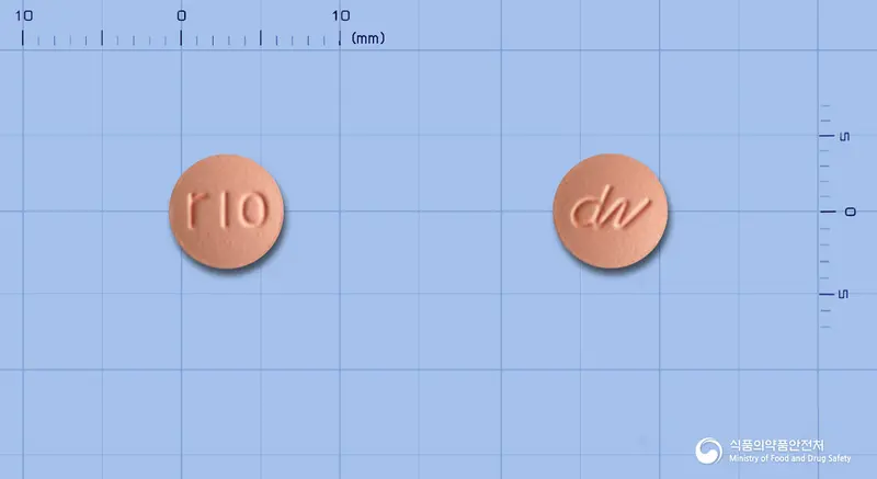 로바테롤정10밀리그램(로수바스타틴칼슘) 앞뒤 사진 (분홍색 원형, 각인 r10)