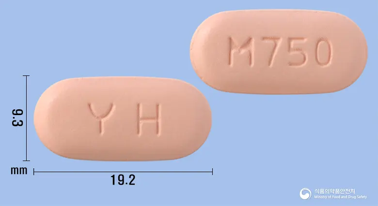 유한메트포르민서방정750mg(메트포르민염산염) 앞뒤 사진 (분홍색 장방형, 각인 YH / M750)