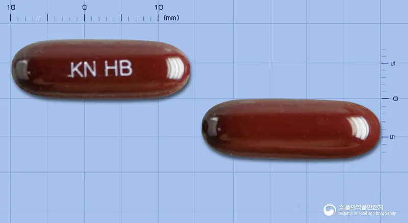 혈앤보연질캡슐 앞뒤 사진 (갈색 캡슐, 각인 KN HB)