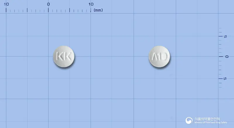 리파르정10밀리그램(아토르바스타틴칼슘수화물) 앞뒤 사진 (흰색 원형, 각인 KK / Λ10)