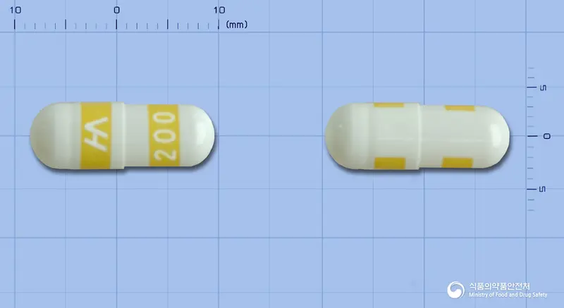 한콕스캡슐200mg(세레콕시브) 앞뒤 사진 (흰색 캡슐, 각인 200)