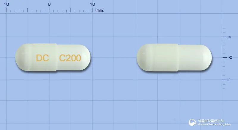 셀빅스캡슐(세레콕시브) 앞뒤 사진 (흰색 캡슐, 각인 DC C200)