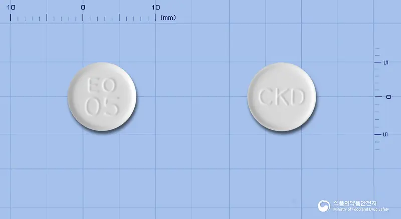 엔테카벨구강붕해정0.5밀리그램(엔테카비르) 앞뒤 사진 (흰색 원형, 각인 EO05 / CKD)