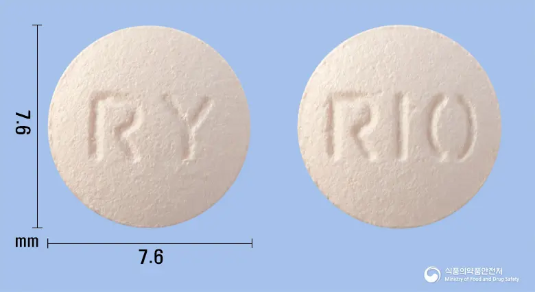 솔리페어정10밀리그램(솔리페나신숙신산염) 앞뒤 사진 (분홍색 원형, 각인 RY / R10)