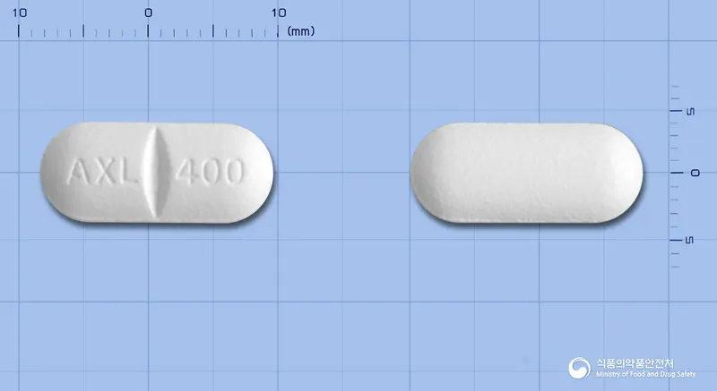 아칸솔정400mg(아미설프리드) 앞뒤 사진 (흰색 장방형, 각인 AXL 400)