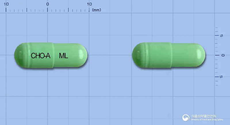 멜록캡슐7.5mg(멜록시캄) 앞뒤 사진 (초록색 캡슐, 각인 CHO-A ML)