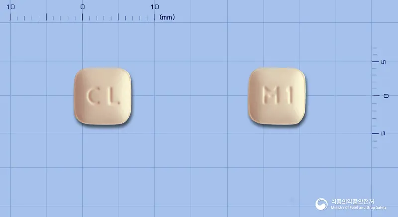 몬테라정10밀리그램(몬테루카스트나트륨) 앞뒤 사진 (분홍색 사각형, 각인 CL / M1)