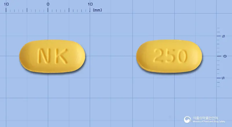 클라라정250mg(클래리트로마이신) 앞뒤 사진 (노란색 타원형, 각인 NK / 250)