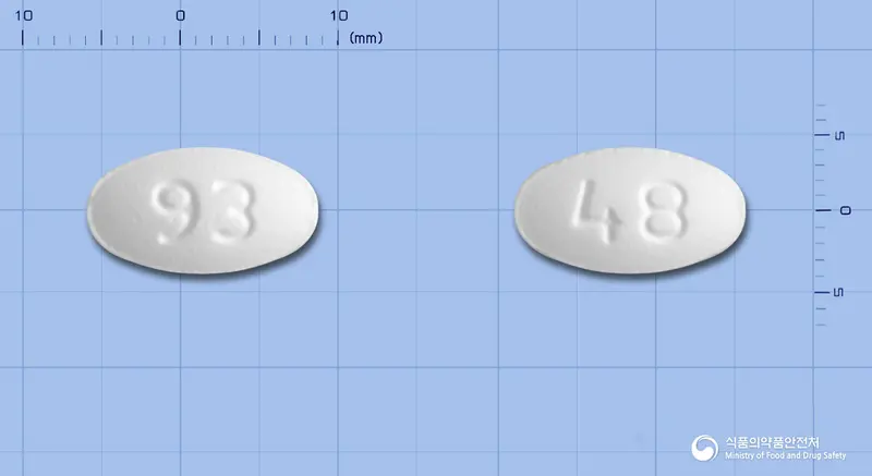 테바메트포르민정500mg(메트포르민염산염) 앞뒤 사진 (흰색 타원형, 각인 93 / 48)