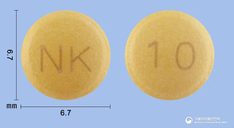 라베민정10mg(라베프라졸나트륨) 앞뒤 사진 (노란색 원형, 각인 NK / 10)