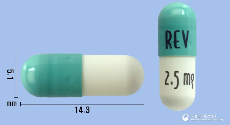 레블리미드캡슐2.5밀리그램(레날리도마이드) 앞뒤 사진 (초록색 캡슐, 각인 REV2.5mg)