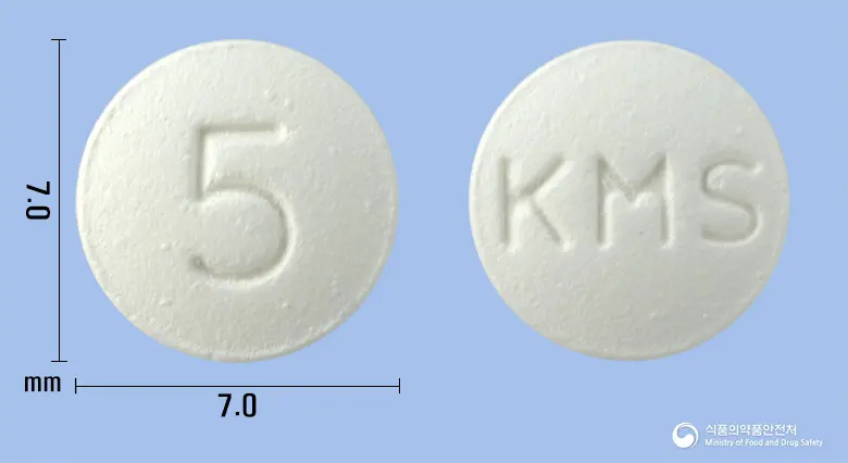 도네테정5밀리그램(도네페질염산염수화물) 앞뒤 사진 (흰색 원형, 각인 5 / KMS)
