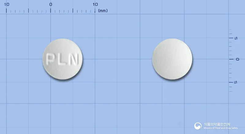 라미티딘정150밀리그램(라니티딘염산염) 앞뒤 사진 (흰색 원형, 각인 PLN)