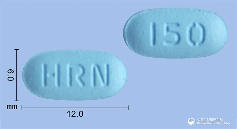 휴텍스리세드로네이트정150mg(리세드론산나트륨2.5수화물) 앞뒤 사진 (파란색 장방형, 각인 HRN / 150)