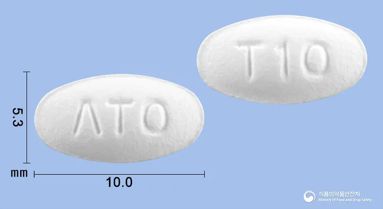 아토린정10mg(아토르바스타틴칼슘삼수화물) 앞뒤 사진 (흰색 타원형, 각인 ΛTO / T10)