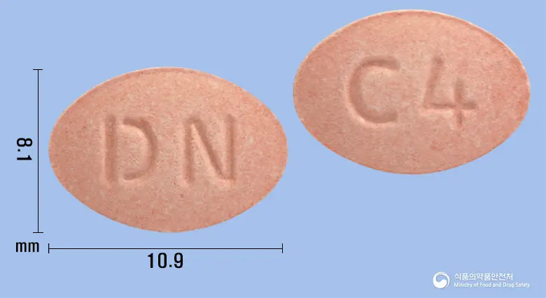 몬테스트츄정4mg(몬테루카스트나트륨) 앞뒤 사진 (분홍색 타원형, 각인 DN / C4)