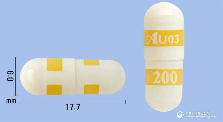 뉴셀콕캡슐200mg(세레콕시브) 앞뒤 사진 (흰색 캡슐, 각인 03 200)