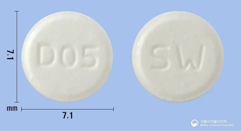 아리페구강붕해정5mg(도네페질염산염수화물) 앞뒤 사진 (흰색 원형, 각인 D05 / SW)