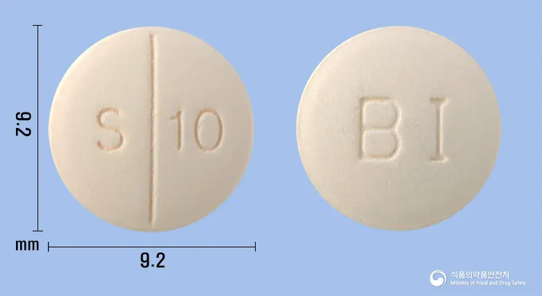 솔리콘정10mg(솔리페나신숙신산염) 앞뒤 사진 (흰색 원형, 각인 S 10 / BI)