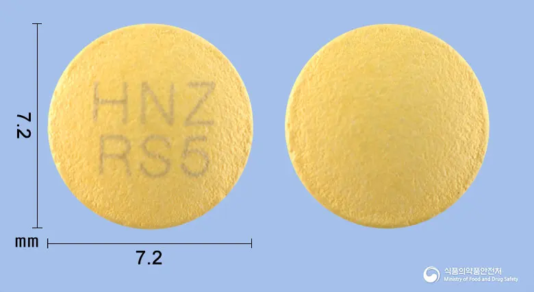 크레로스정5mg(로수바스타틴칼슘) 앞뒤 사진 (노란색 원형, 각인 HNZRS5)
