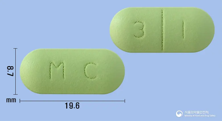 하이비스정 앞뒤 사진 (연두색 장방형, 각인 MC / 3 1)