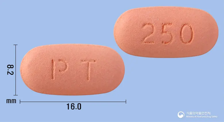 유로레보정250mg(레보플록사신수화물) 앞뒤 사진 (분홍색 타원형, 각인 PT / 250)
